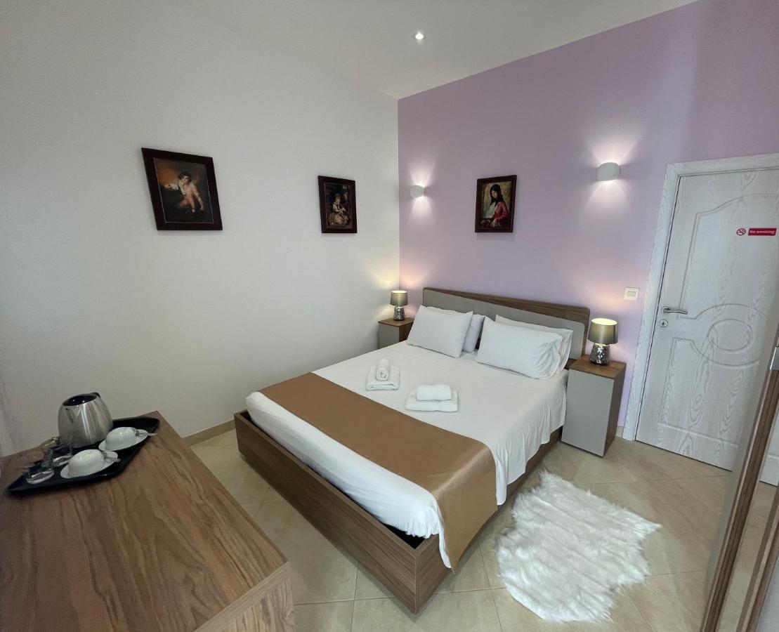 Alina Boutique Living Bed & Breakfast Victoria Exterior photo